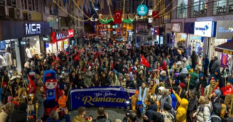 Gebze'de Ramazan'a özel 'Fener Alayı'