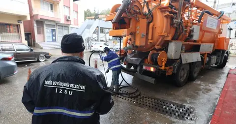 İzmir’de kuvvetli yağış ve fırtına alarmı