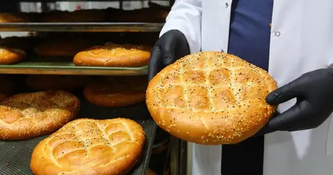 Gaziantep’te ramazan pidesi 20 TL’den satışta