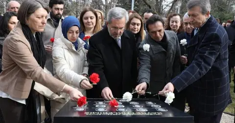 Ankara Üniversitesi depremde kaybedilen öğrencilerini andı