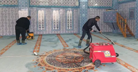 Uzunköprü'de camiler Ramazan öncesi temizlendi