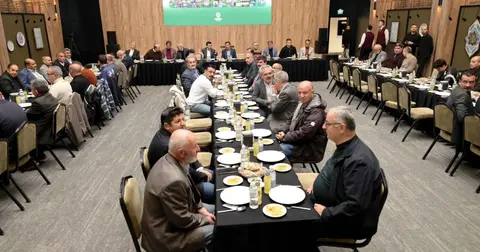 Konya Karatay’da protokol ve muhtarlar iftar sofrasında buluştu