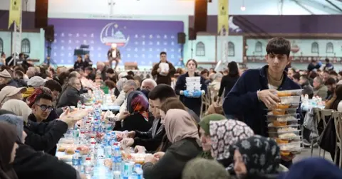 Kocaeli'nin kardeşlik sofrası dolup taşıyor