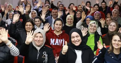 Denizli Büyükşehir ile yüzmeyi öğrendiler