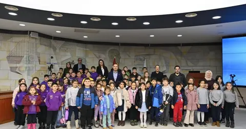 Ahmet Akın'a öğrencilerden ziyaret