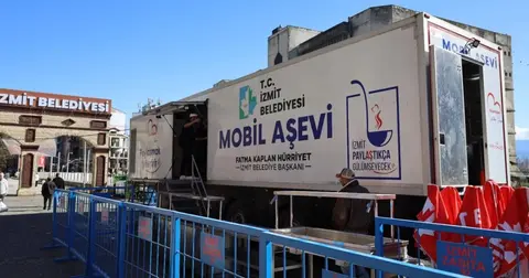 İzmit'te mobil aşeviyle her gün bin kişilik iftar