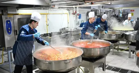 Bursa'da dayanışmanın mutfağı her geçen gün büyüyor