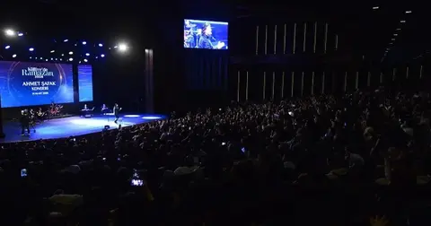 Ahmet Şafak Külliye’de Ramazan konseri verdi