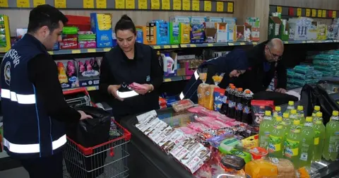 Bayram öncesi zabıtadan marketlere şok baskın