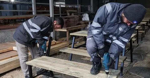 Emekle üretilen kent mobilyaları şehre değer katıyor