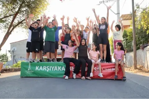 Karşıyaka'da Mahalle Olimpiyatları: Sokaklar Yeniden Çocukların