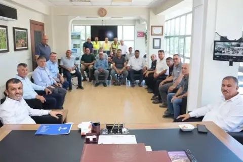 Çavuşoğlu Beyağaç'ta: Çiftçiye naylon, ilçeye yatırım