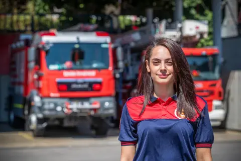 İzmir İtfaiyesi’nin ilk kadın şoförü