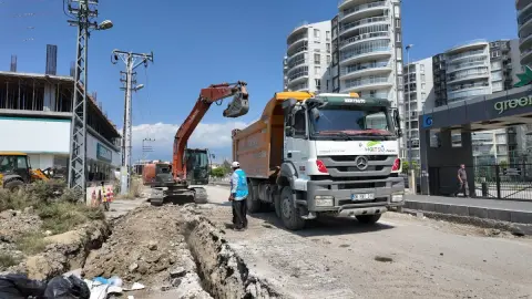 Hatay'da yollar kazılmaksızın su altyapısı yenilendi