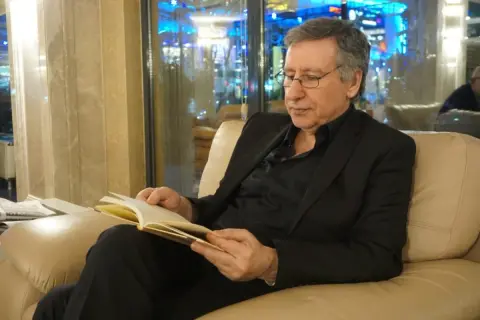 “Mustafa Aydoğan’la Dile Dair” kitapçılardaki yerini aldı