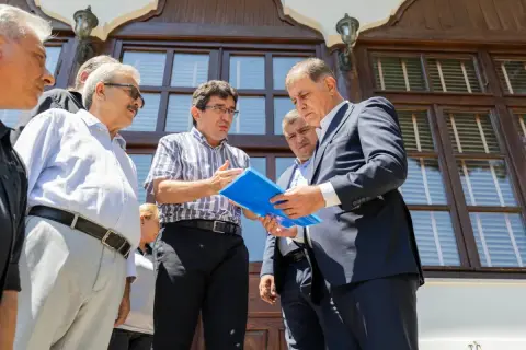 Başkan Tugay Tire’de vatandaşlar, üreticiler ve esnafla buluştu
