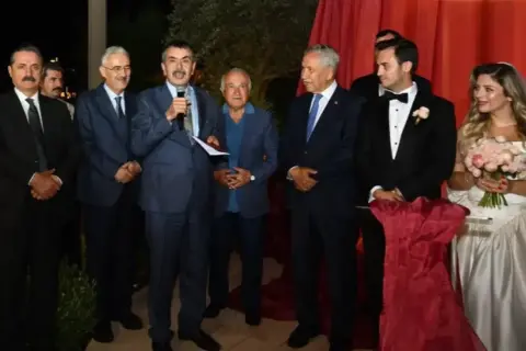 Orhan Köfte düğününe Bakan Tekin, Arınç ve Çiçek katıldı
