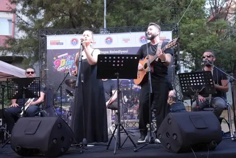 İstanbul Maltepe’de 90’lar rüzgarı devam ediyor