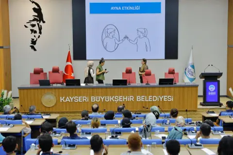 Kayseri Büyükşehir'den personel için aile semineri