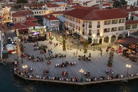 Ayvalık'ta Tarihi Gümrük Meydanı: Otopark'tan Kültür Merkezi'ne