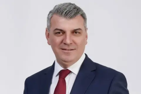 İzmit Belediyesi'ne iki yeni başkan yardımcısı atandı