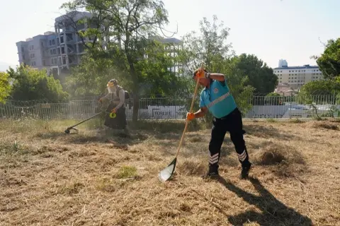 Maltepe’de okullar temizleniyor: Yeni yıla hazır