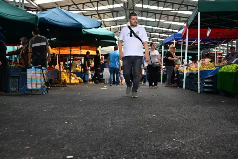 Manisa'da Perşembe Pazarı'nda 15 bin m² asfalt: Çamur bitti