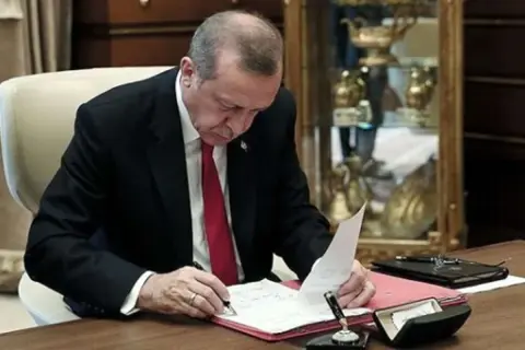 Atamalar ve görevden almalar Resmi Gazete'de resmileşti