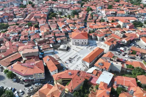 Kula Eski Pazarı 10 Milyonluk Meydana Dönüştürdü
