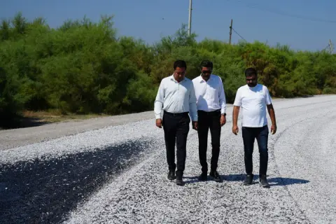 Milas'ta kırsal yollara sathi kaplama başladı