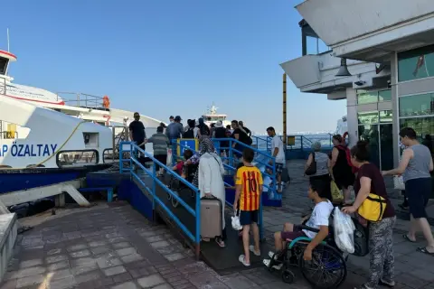 İzmir'den Urla ve Mordoğan'a yaz feribotlarına 20 bin yolcu