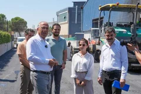 Gaziemir'de 4 bin 470 ton asfaltla sokaklar yenileniyor