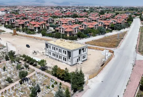 Karatay'da Polis Merkezi Hızla Yükseliyor