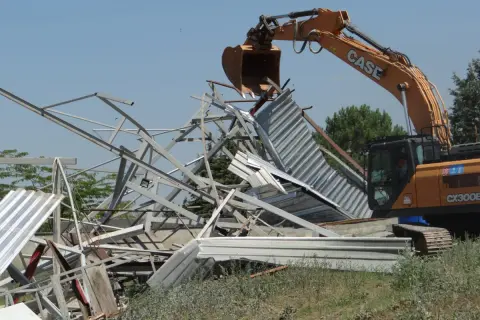 İSKİ Ömerli'de yıkıma devam etti: 16 yapı indirildi