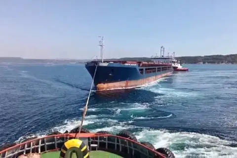 Çanakkale Boğazı'nda 142 metrelik gemi kurtarıldı
