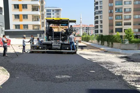 Selçuklu'da 9 sokakta altyapı ve asfalt yenilendi