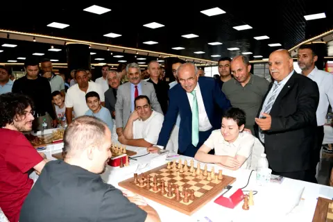 15 Ülke 743 Satranççı: Altın Kayısı Turnuvası Açıldı