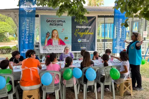 Sakarya'da 'Gezici Umut Atölyesi' çocuklarla buluştu