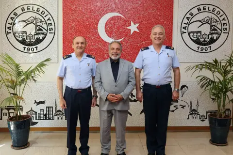 Talas Başkanı Mustafa Yalçın'a komutanlardan veda ziyareti