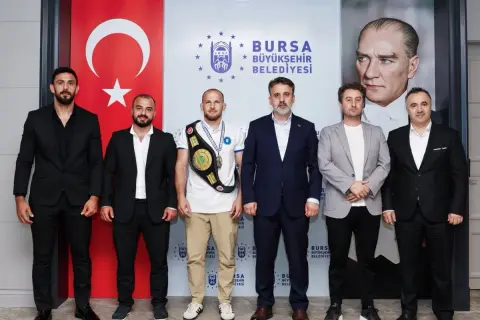 Dünya şampiyonu güreşçi Fazlı Eryılmaz, Biba'da ağırlandı