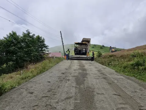 Trabzon’da 4 ilçede 13 km yol yenilendi