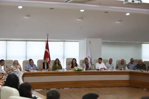Karabağlar Belediyesi: 'Esnafa karşı değil, yanındayız'