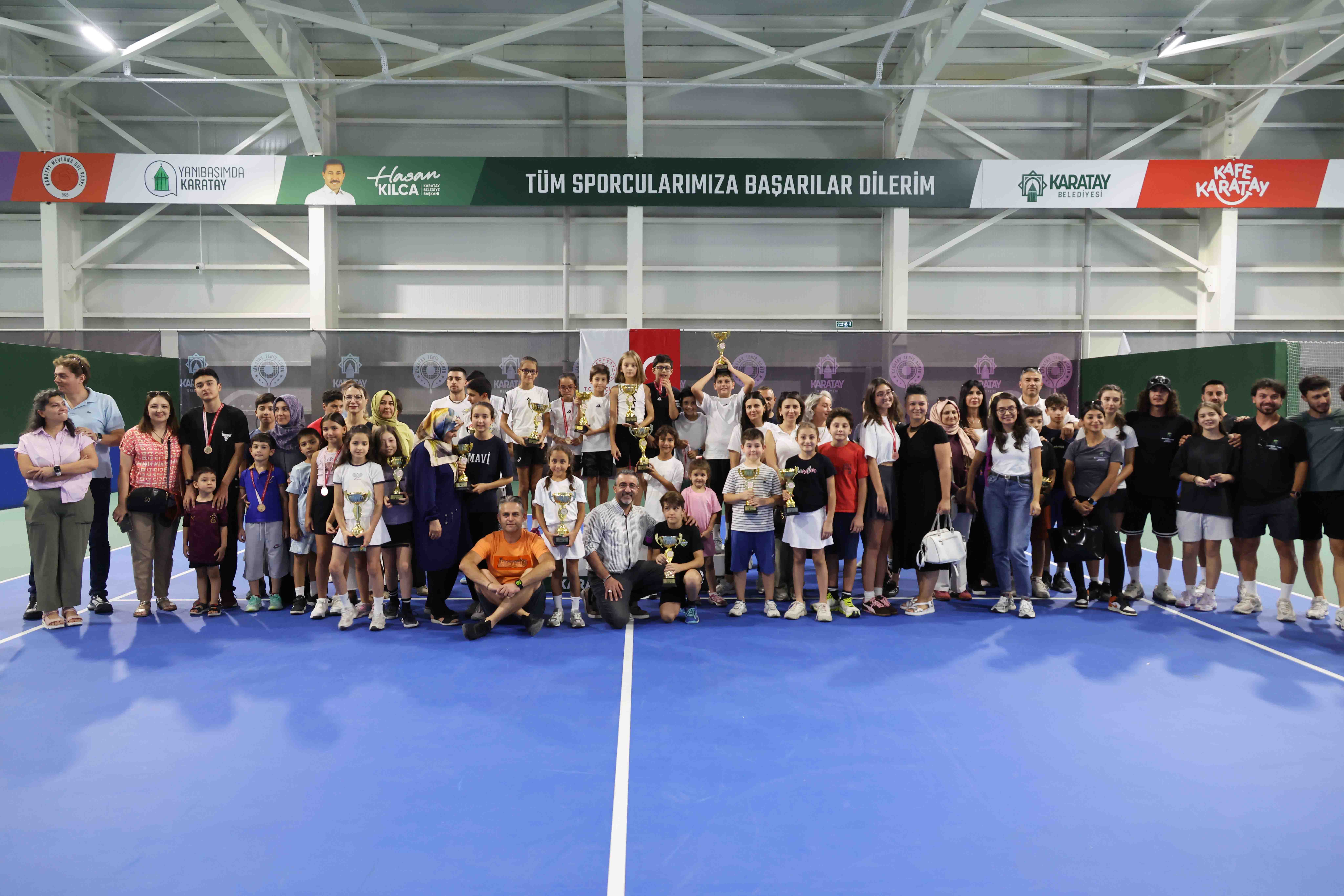 Karatay’da zafer coşkusu tenis kortlarına taşındı