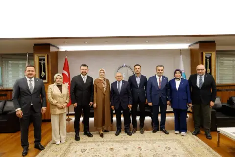 Kayseri Büyükşehir Belediye Başkanıyla AK Parti MKYK buluştu