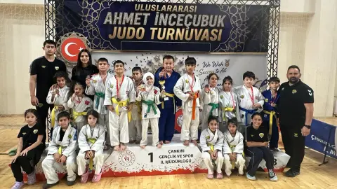 Minik judokalar Çankırı'da şampiyon oldu