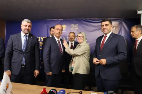 Mardin YRP Başkanı Mahmut Özer AK Parti'ye katıldı