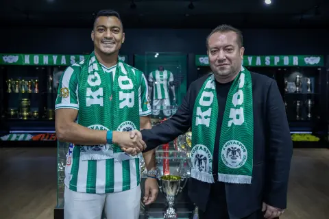 Konyaspor, Mostafa Mohamed'yi 3 yıla imzaladı