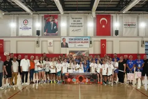 Denizli'de Ege'nin iki yakası basketbolde buluştu