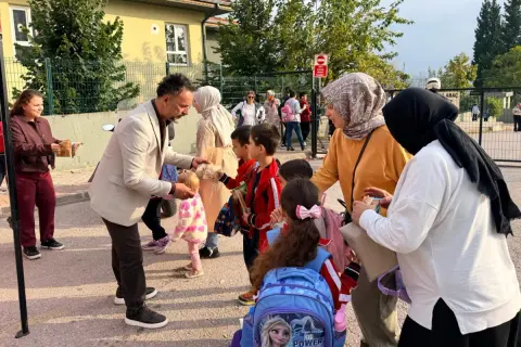 İzmit'te Beslenme Saati Projesi, öğrencilere ikram dağıtıldı