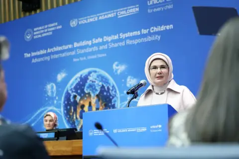 Emine Erdoğan: Çocuk dijital güvenliği için iş birliği
